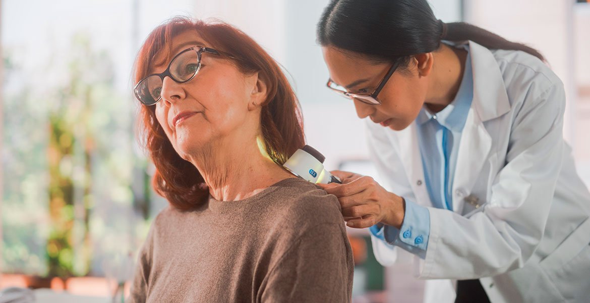 Dermatologista responde se cãncer de pele tem cura